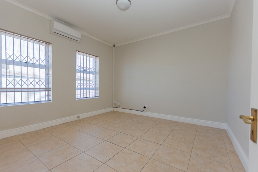 3 Bedroom Property for Sale in Country Club Western Cape